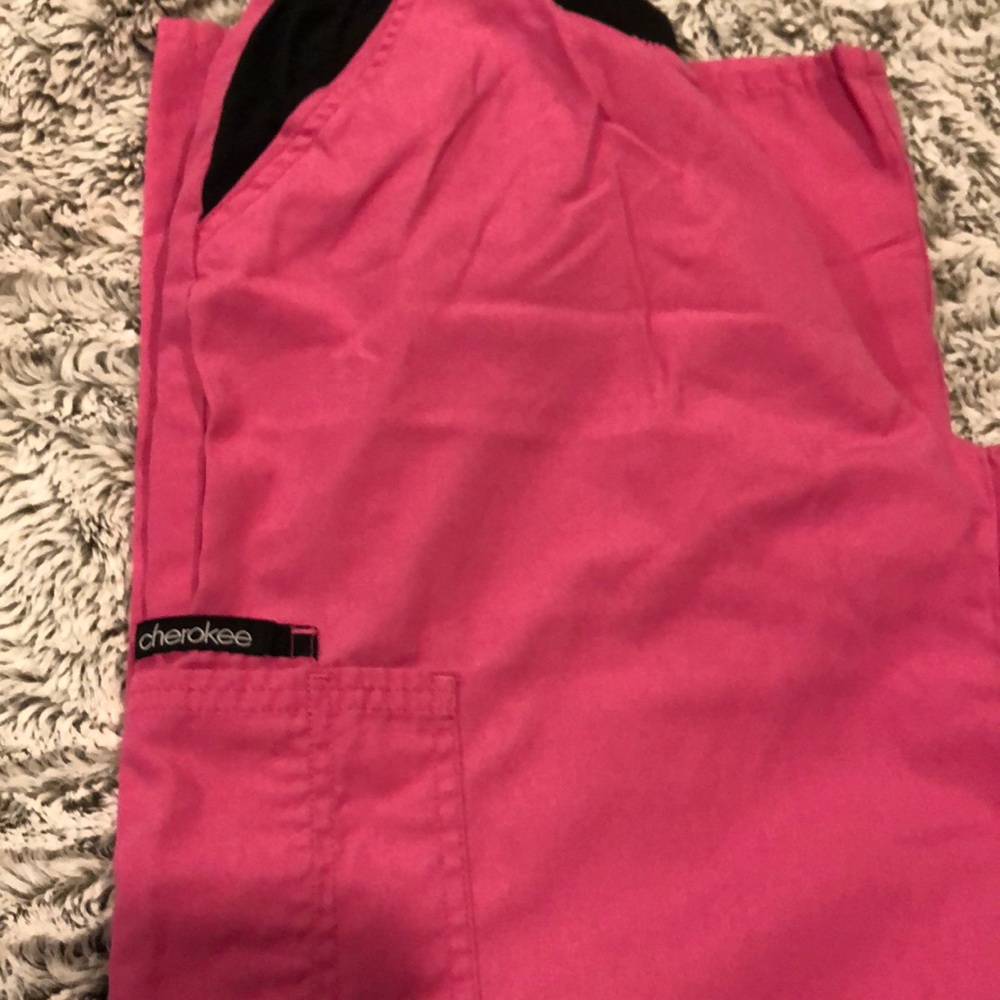 Scrubs bottom